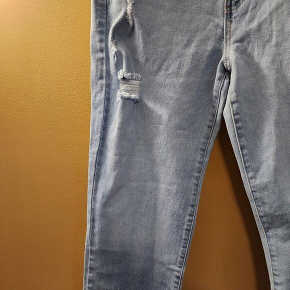 NWT Celebrity Pink Distressed Jeans - Picture 4 of 7